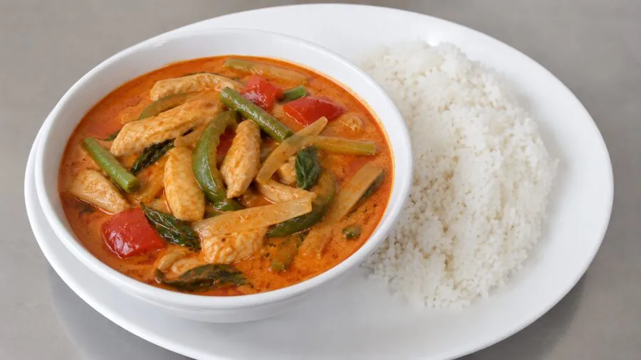 Rotes Curry, KI-generiertes Bild